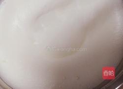 电饭煲戚风蛋糕的做法图解5