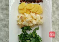 川香辣酱烧黄辣丁的做法图解2