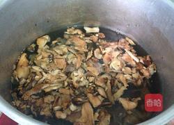 土茯苓骨头汤的做法图解5