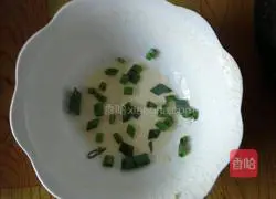 Illustration of how to make egg pancakes 3