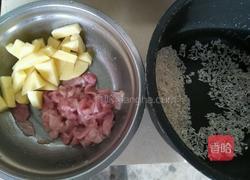 土豆粥的做法图解1