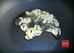 秋葵炒木耳的做法图解3