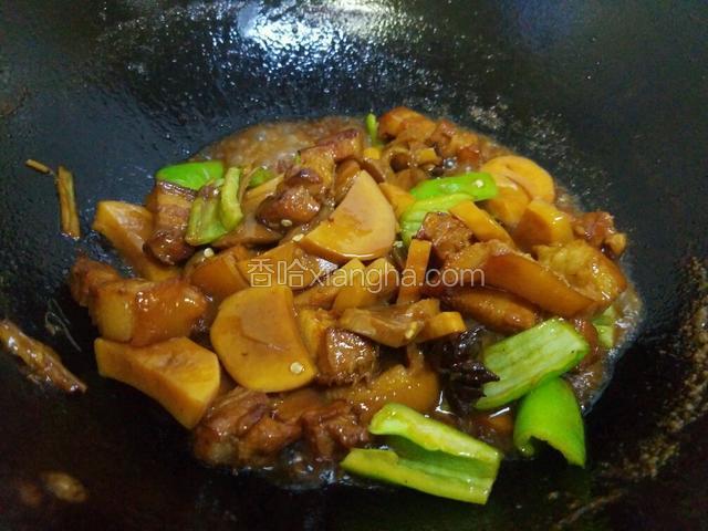 杏鲍菇红烧肉做好了。