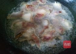 腊肉炒老芋头的做法图解2