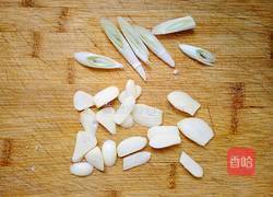 西兰花炒火腿的做法图解3