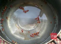 椒盐核桃仁的做法图解2