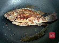 煎罗非鱼的做法图解6