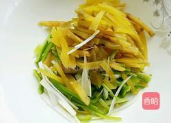 凉拌榨菜丝的做法图解3