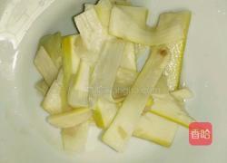 蕃薯叶炒酸笋的做法图解2