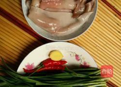 韭菜炒墨鱼的做法图解1