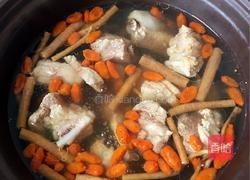 党参枸杞炖排骨的做法图解6