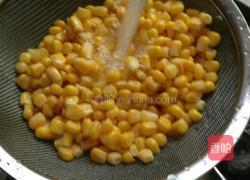 咸蛋黄焗玉米的做法图解3
