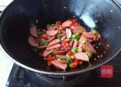 香肠炒辣椒的做法图解6