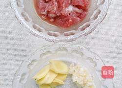 肉片烧蘑菇的做法图解2