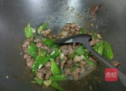 青椒炒肉丁的做法图解8