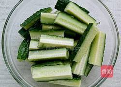 酸甜麻辣瓜条的做法图解1