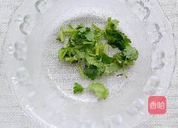 丝瓜紫菜香菇蛋汤的做法图解3