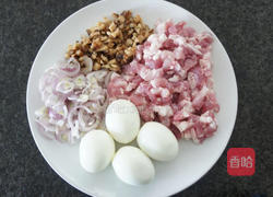 香菇卤肉饭的做法图解1