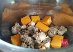 南瓜排骨煲的做法图解7