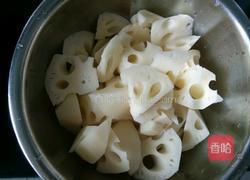 莲藕炖鸡汤的做法图解4