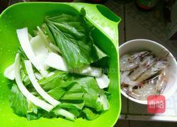 白菜炒大虾的做法图解1
