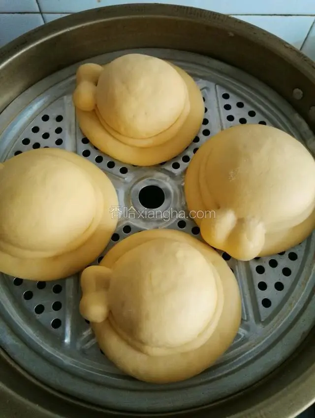 发好后的样子，开火蒸15分钟，蒸好后关火闷3分钟，出锅即可