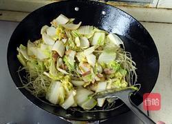 白菜猪肉炖粉条的做法图解5