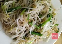 绿豆芽炒韭菜的做法图解4