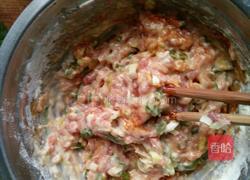 白菜炖肉丸子的做法图解1