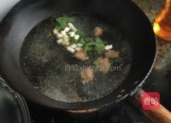 白菜炖肉丸子的做法图解3