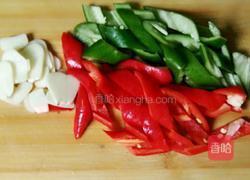 双椒炒猪肉的做法图解3