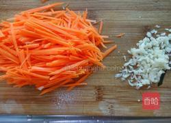 胡萝卜炒海带丝的做法图解3