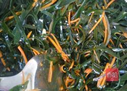 胡萝卜炒海带丝的做法图解6