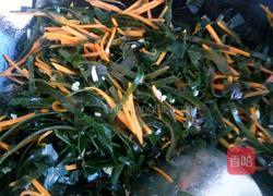 胡萝卜炒海带丝的做法图解7