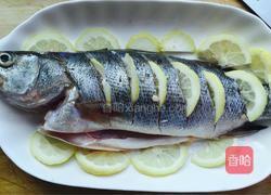 清蒸柠檬鱼的做法图解2