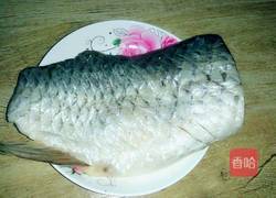 咸鱼炖花生的做法图解1