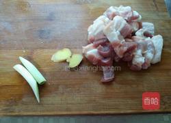 胡萝卜土豆炖肉的做法图解2