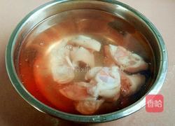 红枣花生猪蹄汤的做法图解2