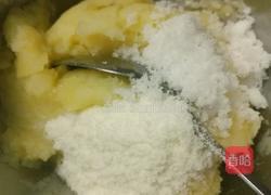 炸土豆饼的做法图解2