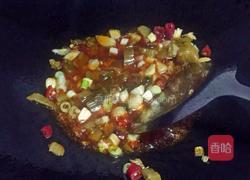 酸菜焖鱼的做法图解4