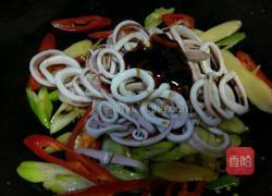 姜葱爆鱿鱼筒的做法图解9