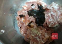 老北京干炸肉丸子的做法图解2