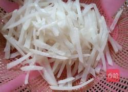 炝炒萝卜丝的做法图解3