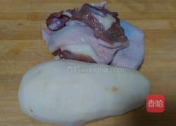 黑椒炒鸭丁的做法图解1