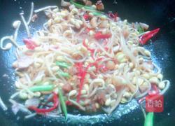 黄豆芽炒咸鱼的做法图解10