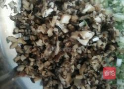 香菇芹菜猪肉馄饨的做法图解3