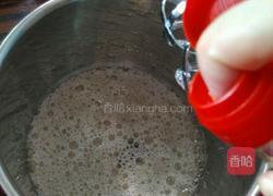 不消泡可可海绵蛋糕的做法图解2