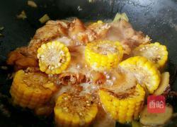 玉米炖猪蹄的做法图解8