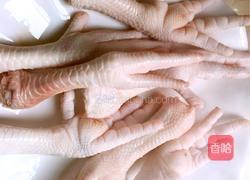 尖椒炒鸡爪的做法图解1