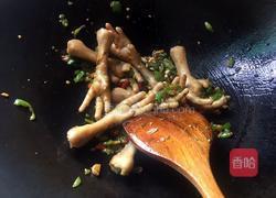 尖椒炒鸡爪的做法图解8